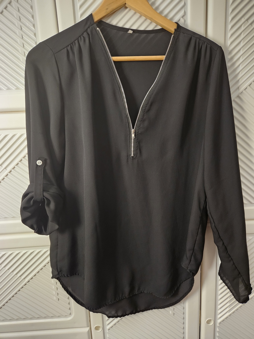 Women's Black Zip-Front Long-Sleeve Blouse